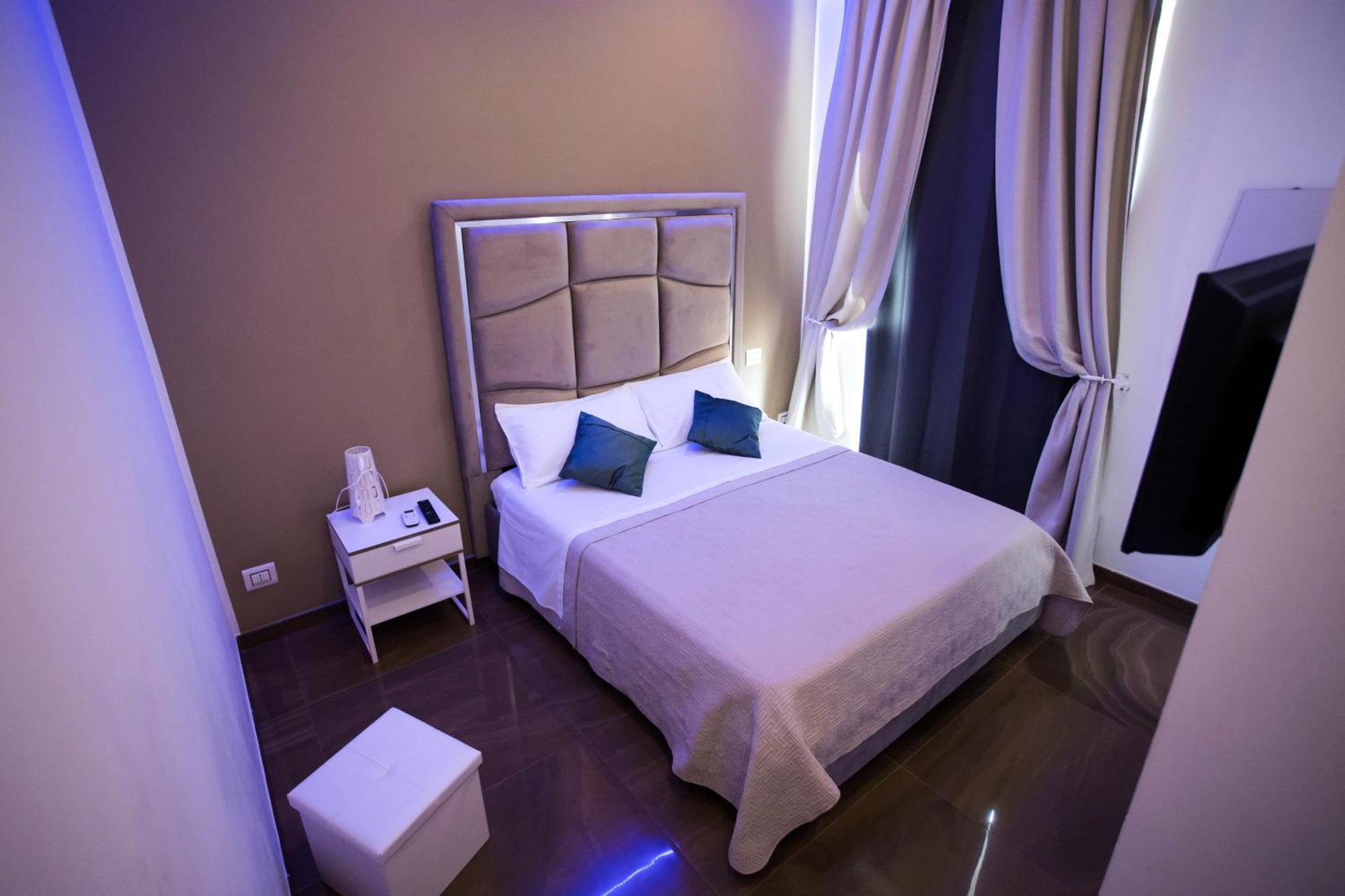 Palazzo 15 Napoli Bed & Breakfast Екстериор снимка