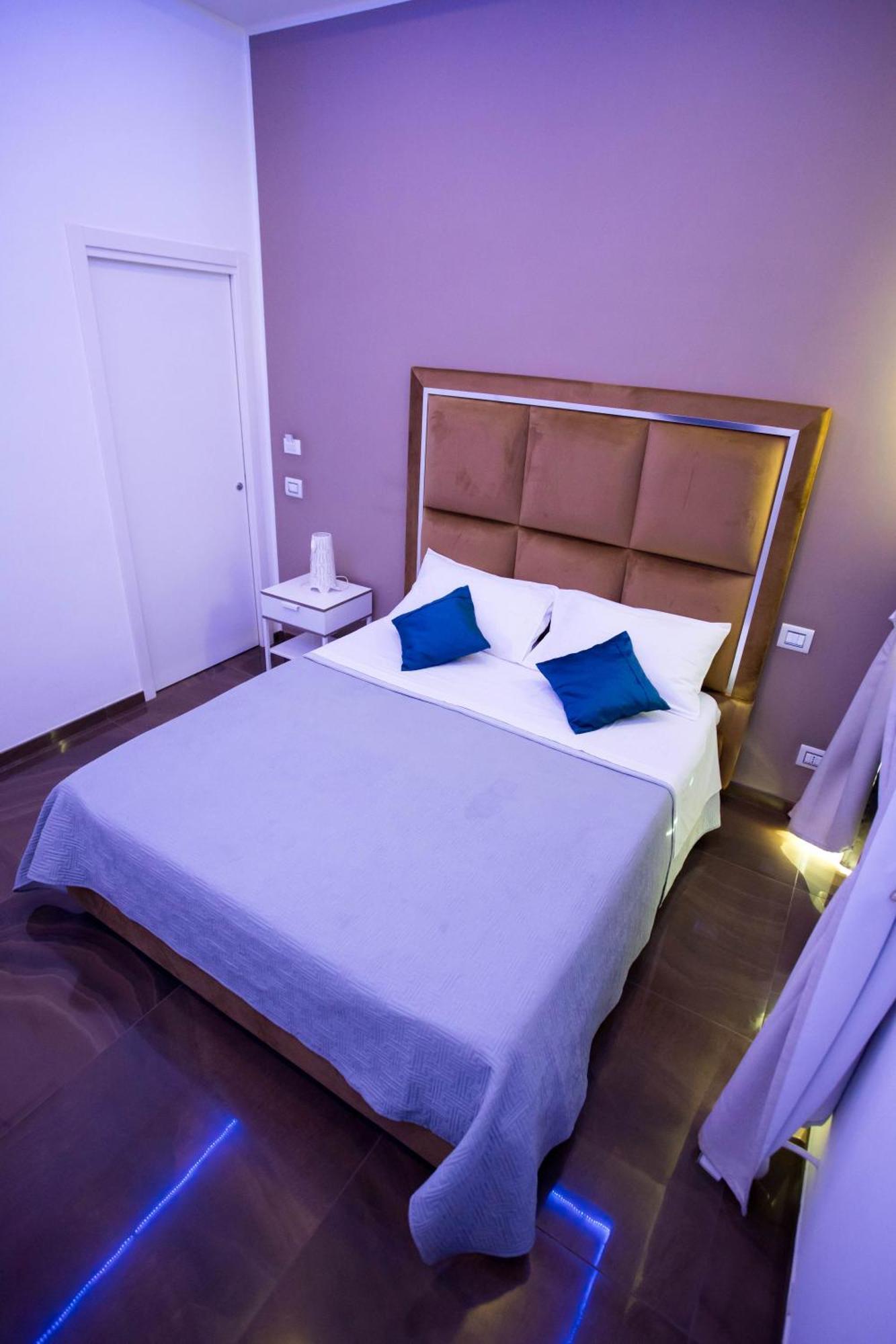 Palazzo 15 Napoli Bed & Breakfast Екстериор снимка