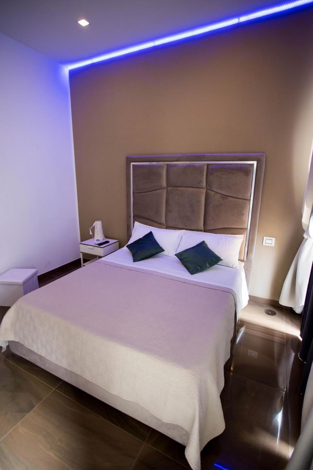 Palazzo 15 Napoli Bed & Breakfast Екстериор снимка